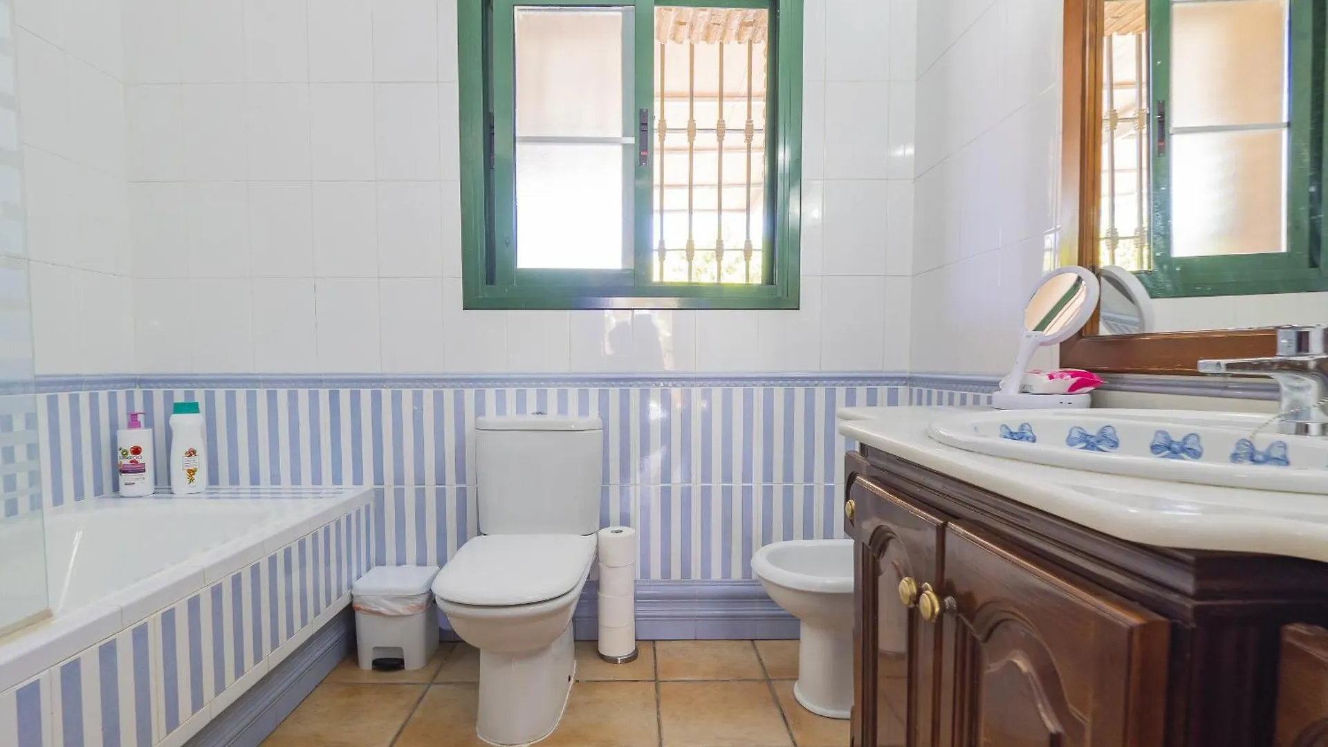 Cubo'S Finca Colores De Alhaurin Alhaurin el Grande Holiday home