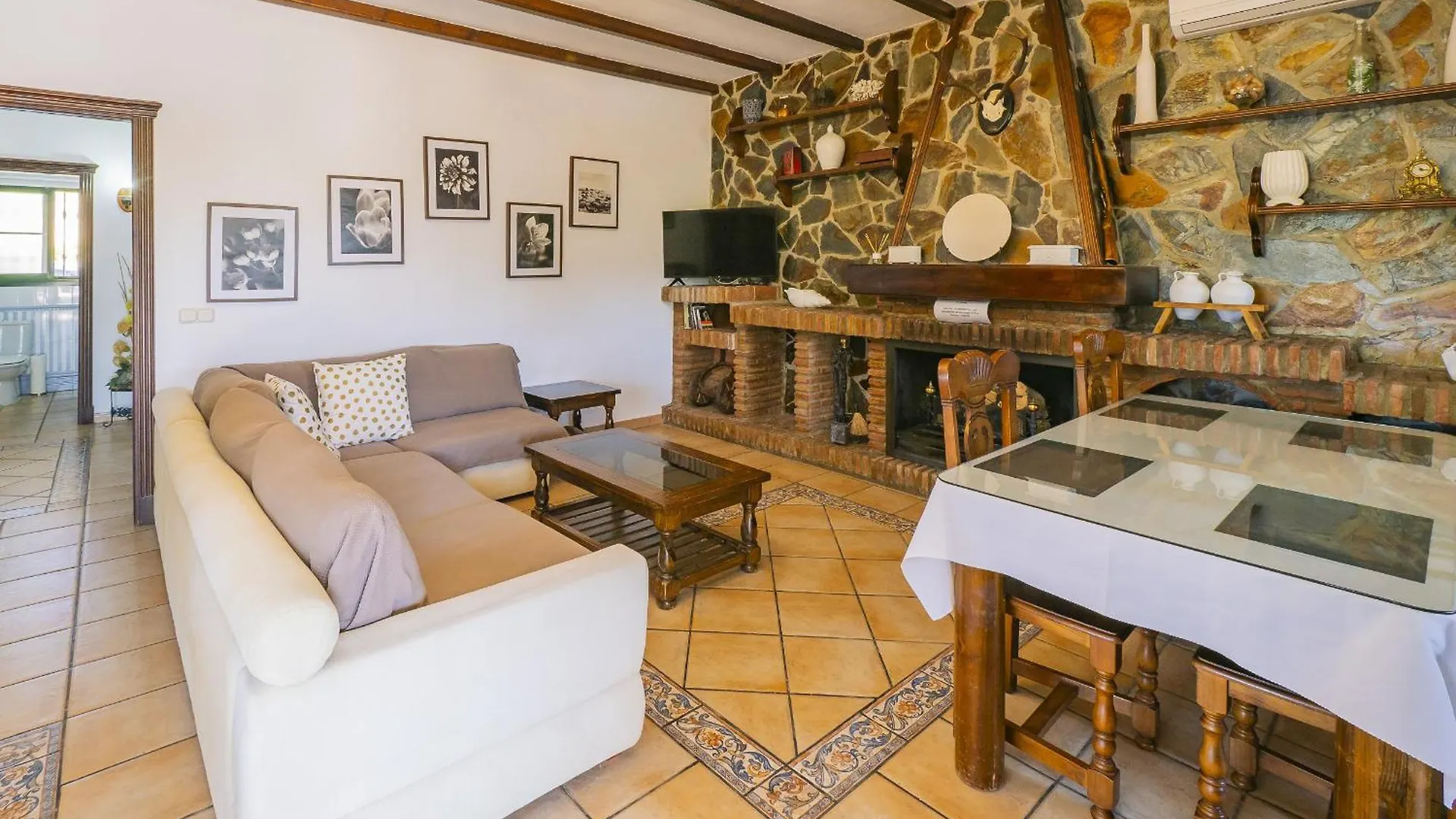 Holiday home Cubo'S Finca Colores De Alhaurin Alhaurin el Grande Spain