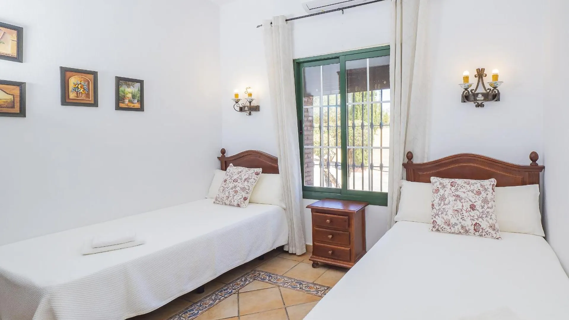 Holiday home Cubo'S Finca Colores De Alhaurin Alhaurin el Grande